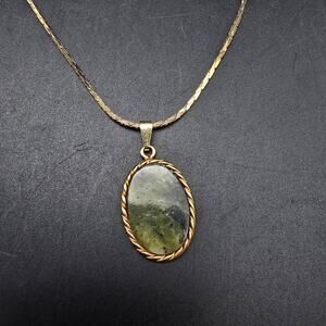 Green Nephrite Jade Oval Pendant Necklace Gold Tone Vintage Costume Jewelry